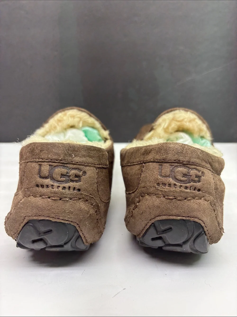 UGG slip on slippers for men’s, sz 8, box 63